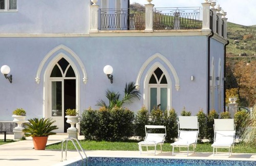 Francavilla di Sicilia House | 450 m² House ∙ 5 bedrooms ∙ 10 guests