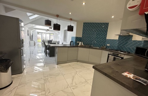 Headington House | 5 Mins to the Oxford Brookes University & much More