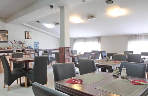 Vozdovac House | 50 m² Motel ∙ 127 guests