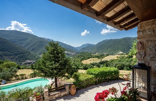 Sant'Anatolia di Narco House | 500 m² Farmhouse ∙ 9 bedrooms ∙ 19 guests