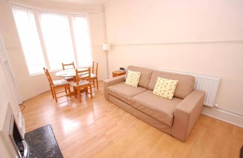 Glasgow Apartment | 55 m² Apartment ∙ 1 bedroom ∙ 6 guests
