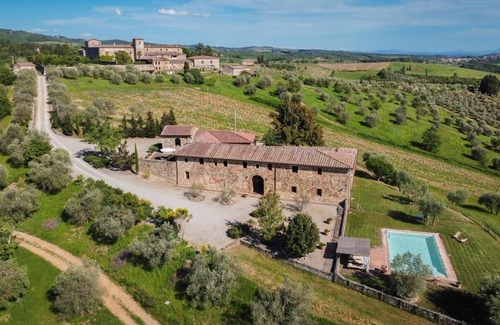 Castellina in Chianti Villa | 600 m² Villa ∙ 6 bedrooms ∙ 12 guests