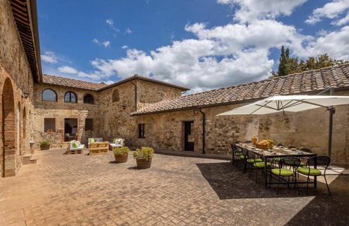 Castellina in Chianti Villa | 600 m² Villa ∙ 6 bedrooms ∙ 12 guests
