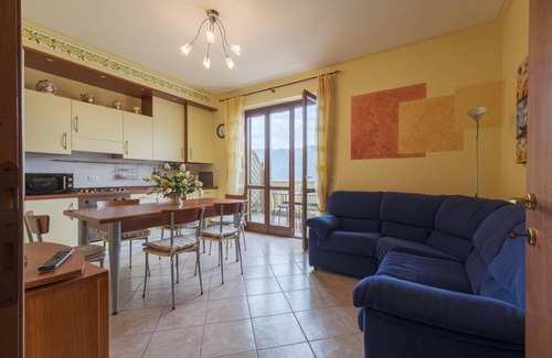 Sale Marasino Apartment | 70 m² Apartment ∙ 2 bedrooms ∙ 4 guests