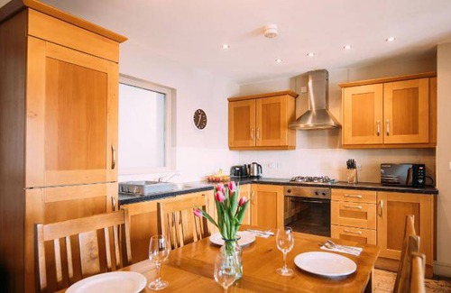 Queens Quarter Apartment | 70 m² Apartment ∙ 2 bedrooms ∙ 127 guests