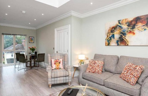 Queens Quarter Apartment | 70 m² Apartment ∙ 2 bedrooms ∙ 4 guests