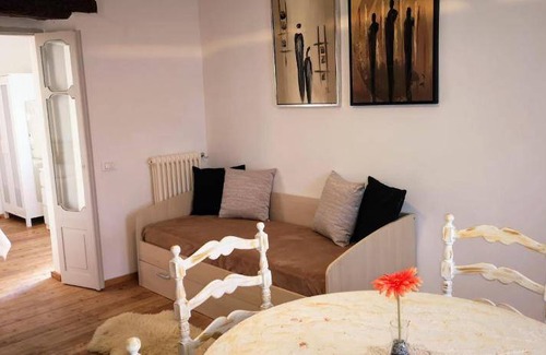 Agliano Terme Apartment | 75 m² Serviced apartment ∙ 5 guests