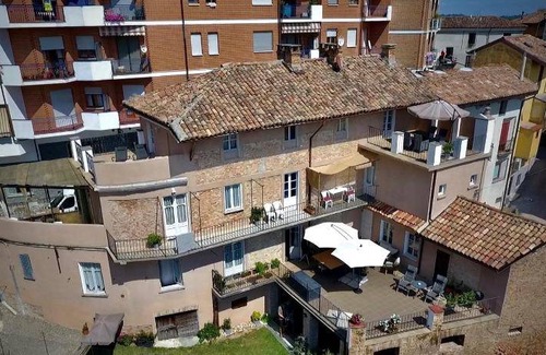 Agliano Terme Apartment | 75 m² Serviced apartment ∙ 5 guests