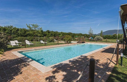 Bastia Umbra Apartment | 80 m² Serviced apartment ∙ 6 guests