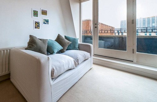 Cathedral Quarter Apartment | 93 m² Apartment ∙ 2 bedrooms ∙ 4 guests
