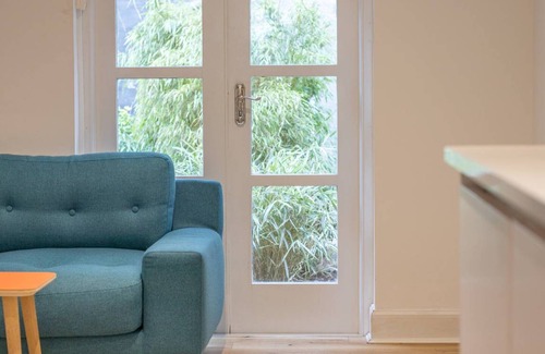 Kelvinbridge House | 93 m² House ∙ 2 bedrooms ∙ 4 guests