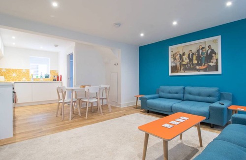 Kelvinbridge House | 93 m² House ∙ 2 bedrooms ∙ 4 guests