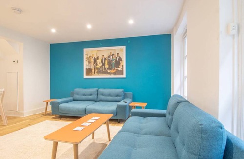 Kelvinbridge House | 93 m² House ∙ 2 bedrooms ∙ 4 guests
