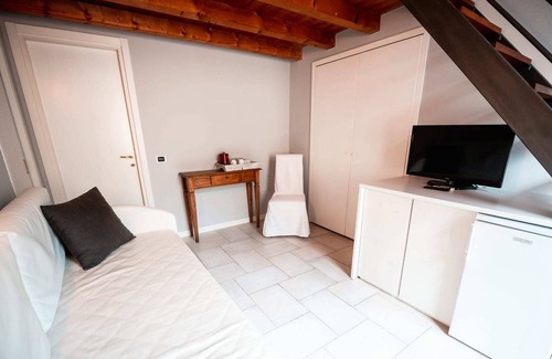 Cernobbio Apartment | Andrea's Room A2 - Cernobbio -