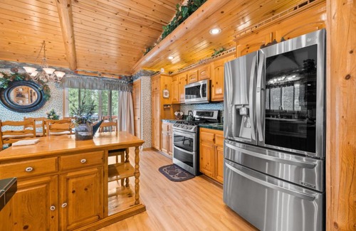 Fox Farm House | Angels Seat