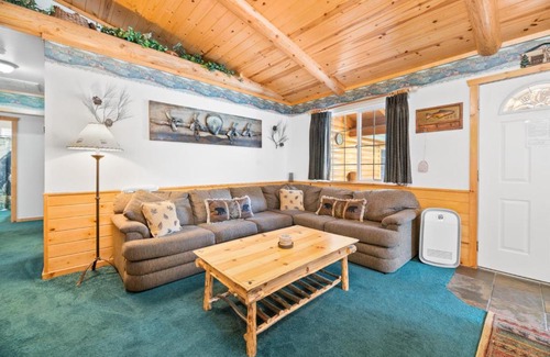 Fox Farm House | Angels Seat