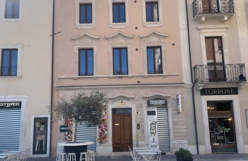 L'Aquila Apartment | Apartment in Cathedral Square in L'Aquila