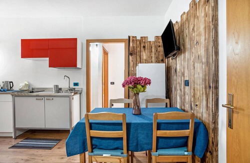 Almazzago Apartment | Apartment 'Ride Home 2' with Mountain View, Shared Garden and Wi-Fi