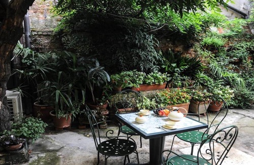 Santa Croce House | Apartment with garden in the historic center- WIFI Internet- FREE CANCELLATION