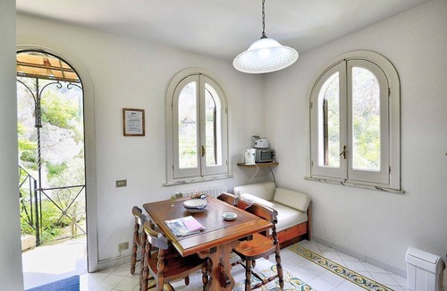 Ravello House | Appartamento Ulisse G: A characteristic cottage surrounded by the greenery.