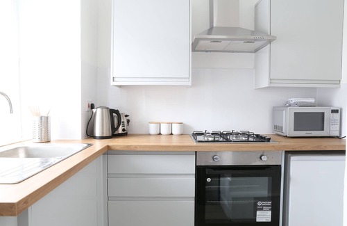 Crieff Cottage | Bank Place - an apartment that sleeps 2 guests in 1 bedroom