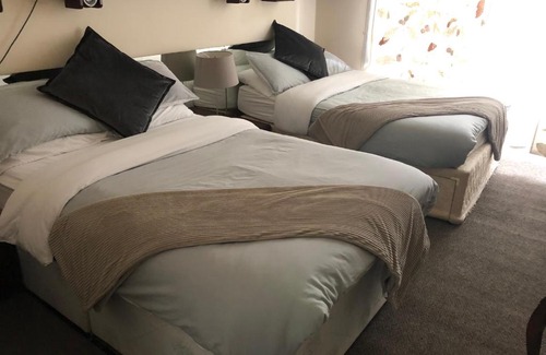 Glasgow Westend House | Bank street Townhouse