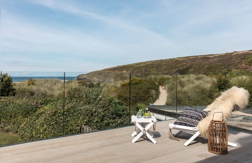 Padstow Cottage | Beach Cottage - Porthcothan - stunning cottage that sleeps 8-12 guests in 6 bedrooms