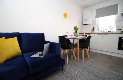 Castle Apartment | Beach Walk House by Stay South Wales - Sleeps 5