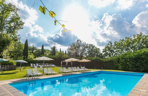 Badia Agnano Apartment | Beautiful apartment with pool, WIFI, TV, terrace, pets allowed, panoramic view and parking