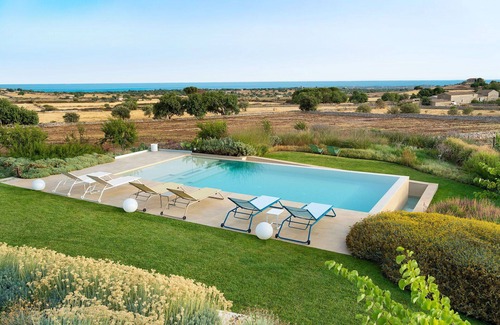 Modica Villa | Beautiful private villa for 8 guests with sauna, hot tub, private pool, WIFI, A/C, TV and terrace