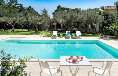 Salemi Villa | Beautiful private villa for 10 people with WIFI, A/C, private pool, TV and patio