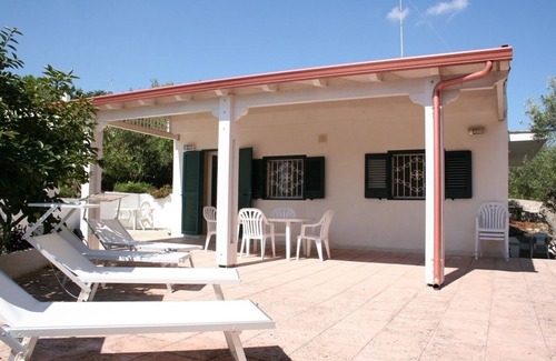 Ostuni House | Big terrace, wood oven & barbecue -7 km from the sea - pure nature - free WiFi