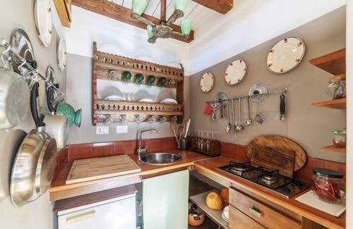 Repubblica Apartment | Bright 40 sqm studio flat, which can accommodate up to 2 people, located on the sixth floor of a period building with lift (you still have to go up some stairs). The property located in the Traffic Restricted Area ZTL, is located in the heart of the hist