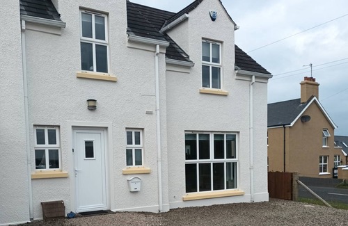Bushmills Cottage | Cabin ∙ 3 bedrooms ∙ 6 guests