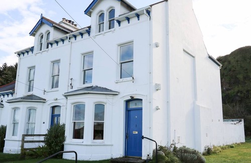 Ballycastle Cottage | Cabin ∙ 5 bedrooms ∙ 9 guests