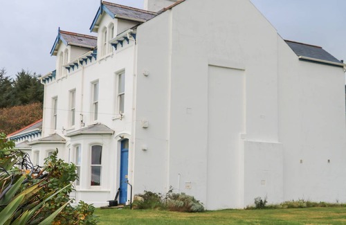 Ballycastle Cottage | Cabin ∙ 5 bedrooms ∙ 9 guests