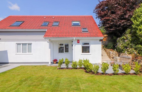 Helston Cottage | Cabin ∙ 2 bedrooms ∙ 4 guests
