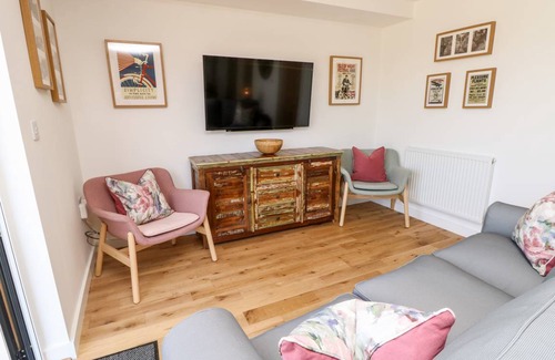 Nettlestone Cottage | Cabin ∙ 2 bedrooms ∙ 4 guests
