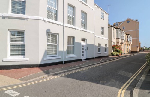 Teignmouth Cottage | Cabin ∙ 2 bedrooms ∙ 4 guests