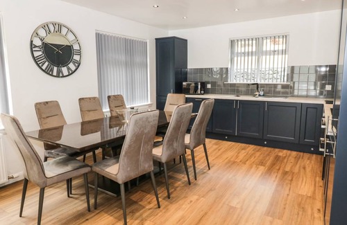 Kilcreggan Cottage | Cabin ∙ 4 bedrooms ∙ 8 guests