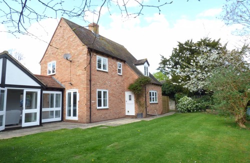 Wickhamford Cottage | Cabin ∙ 4 bedrooms ∙ 7 guests