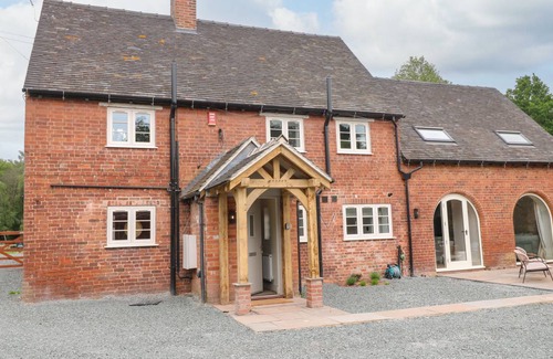 Pattingham Cottage | Cabin ∙ 4 bedrooms ∙ 10 guests