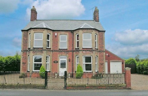 Happisburgh Cottage | Cabin ∙ 5 bedrooms ∙ 10 guests