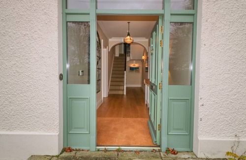 Ballymoney Cottage | Cabin ∙ 6 bedrooms ∙ 9 guests