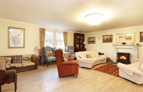 Perth Cottage | Cabin ∙ 8 bedrooms ∙ 16 guests