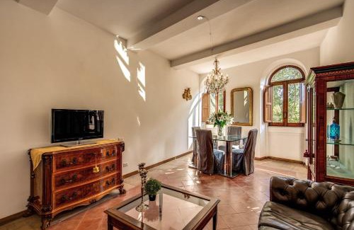 Rione VII Regola Apartment | Campo di Fiori 2 bedroom Via Giulia