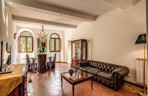 Rione VII Regola Apartment | Campo di Fiori 2 bedroom Via Giulia