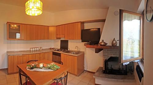 Tremosine Apartment | Casa Elisa Balcony by Gardadomusmea
