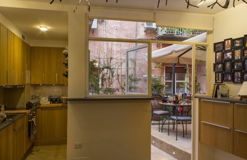 Naples City Centre Apartment | Casa Latina - cozy neapolitan terrace