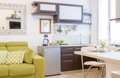 Historic Center Apartment | Casa Letizia TWO bright apartments a stone's throw from the WiFi towers
